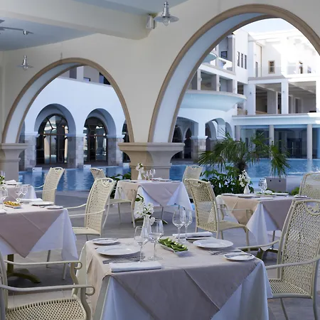 泰拉索温泉度假&中庭名誉别墅酒店 5*