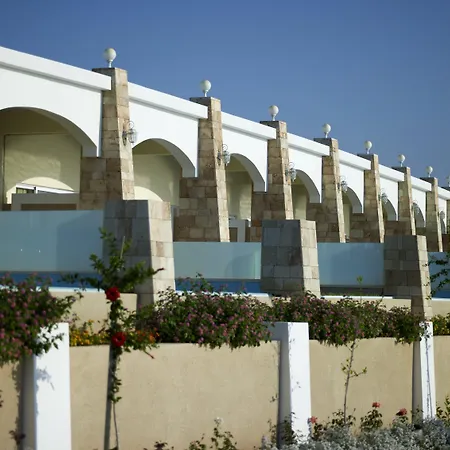 泰拉索温泉度假&中庭名誉别墅酒店 酒店