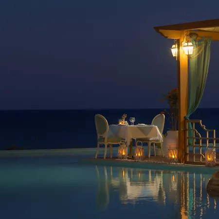 酒店 泰拉索温泉度假&中庭名誉别墅酒店