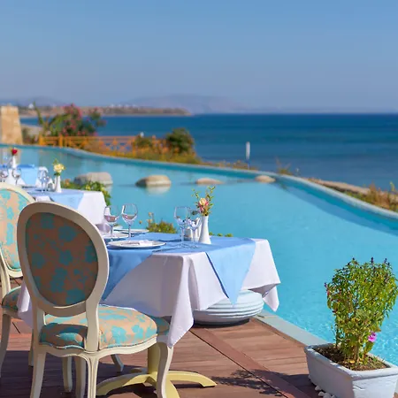 泰拉索温泉度假&中庭名誉别墅酒店 5*