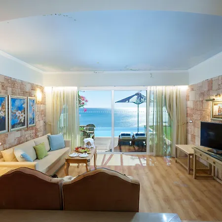 泰拉索温泉度假&中庭名誉别墅酒店 拉卡尼亚